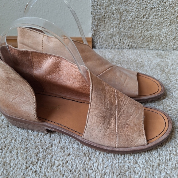 Free People Mont Blanc Womens Tan Slip On Leather Sandal Size 37.5 (7.5) - Picture 3 of 10